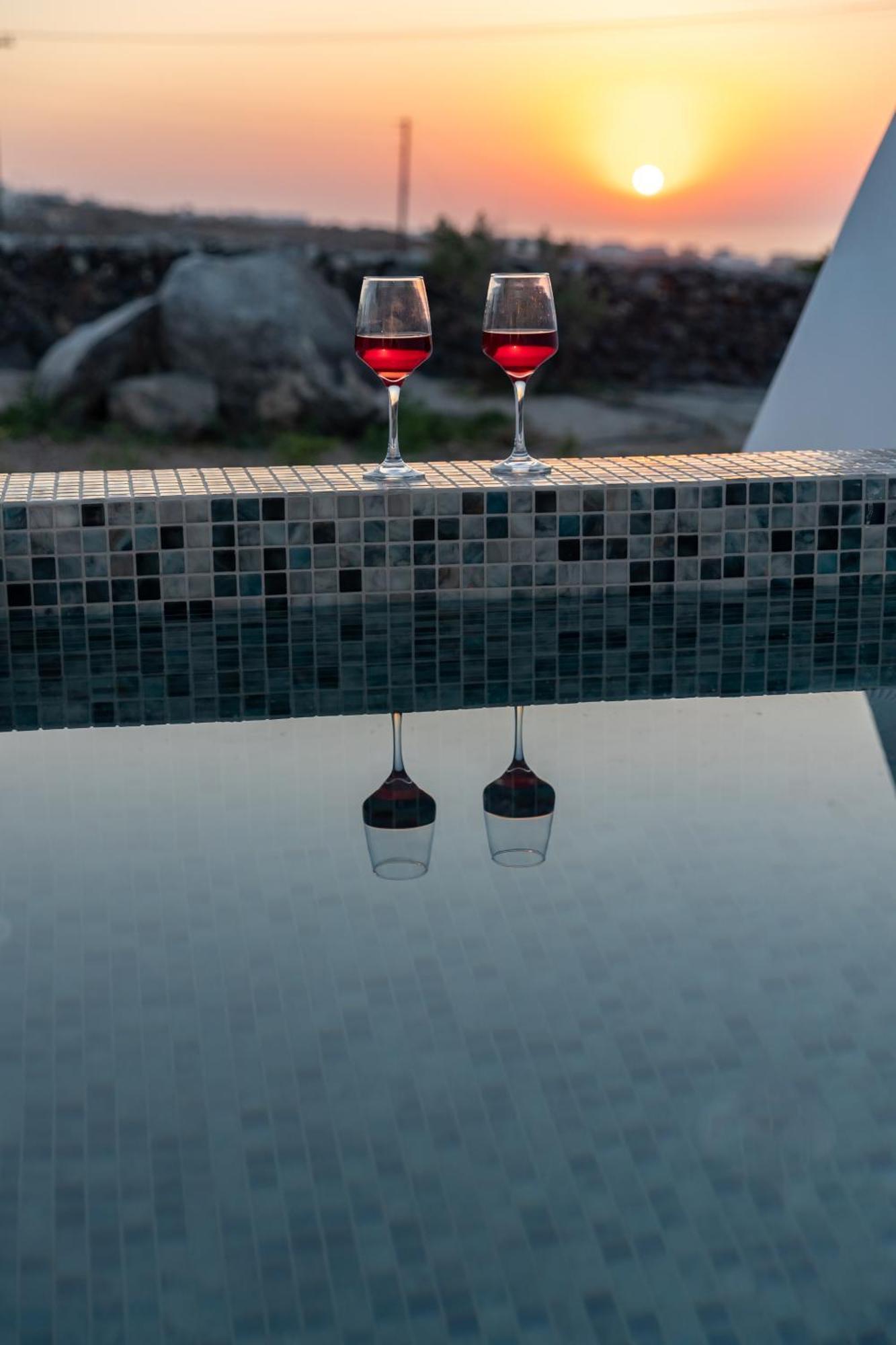 Theophrasti Suites Foinikia  Экстерьер фото