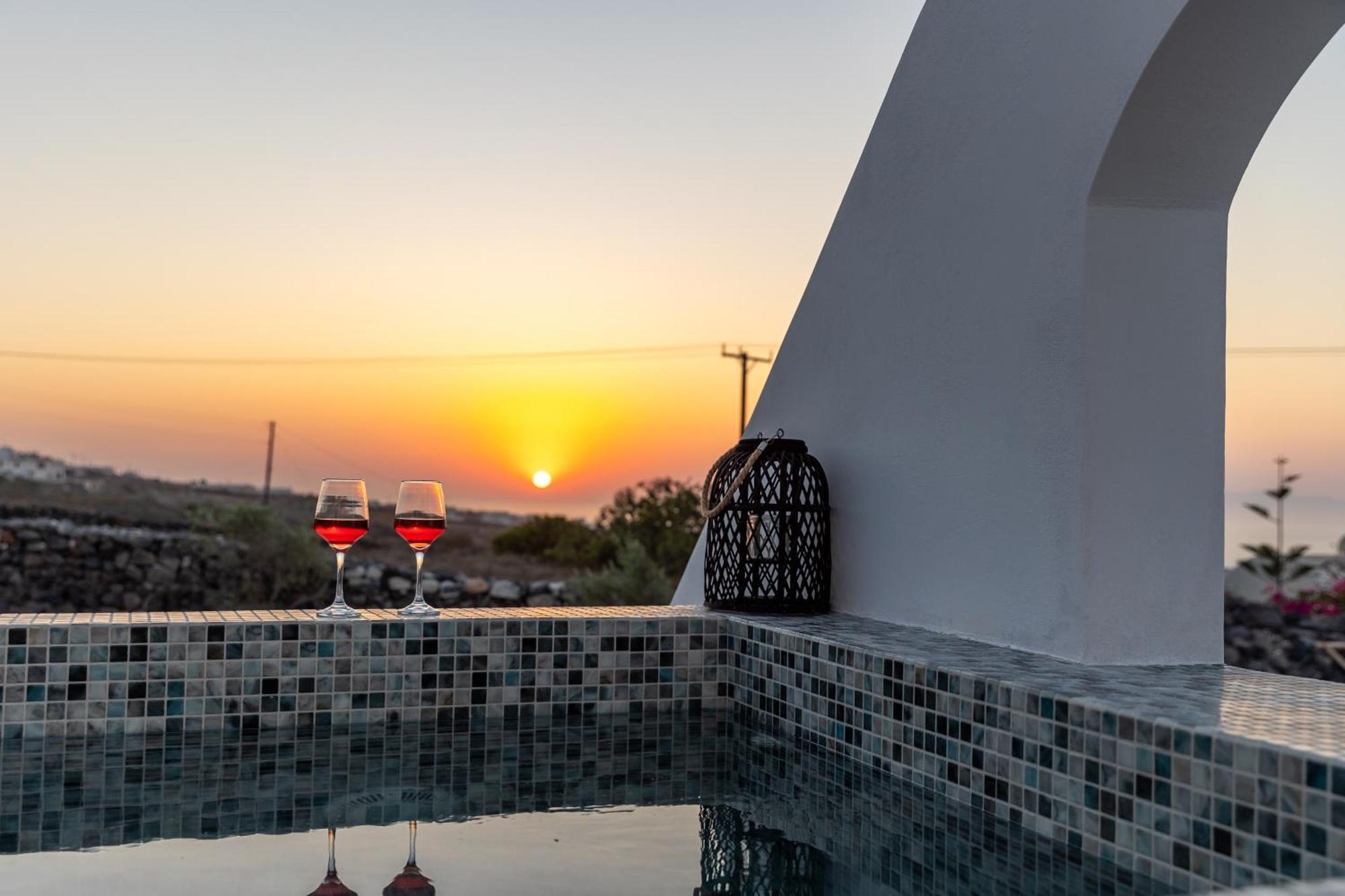 Theophrasti Suites Foinikia  Экстерьер фото